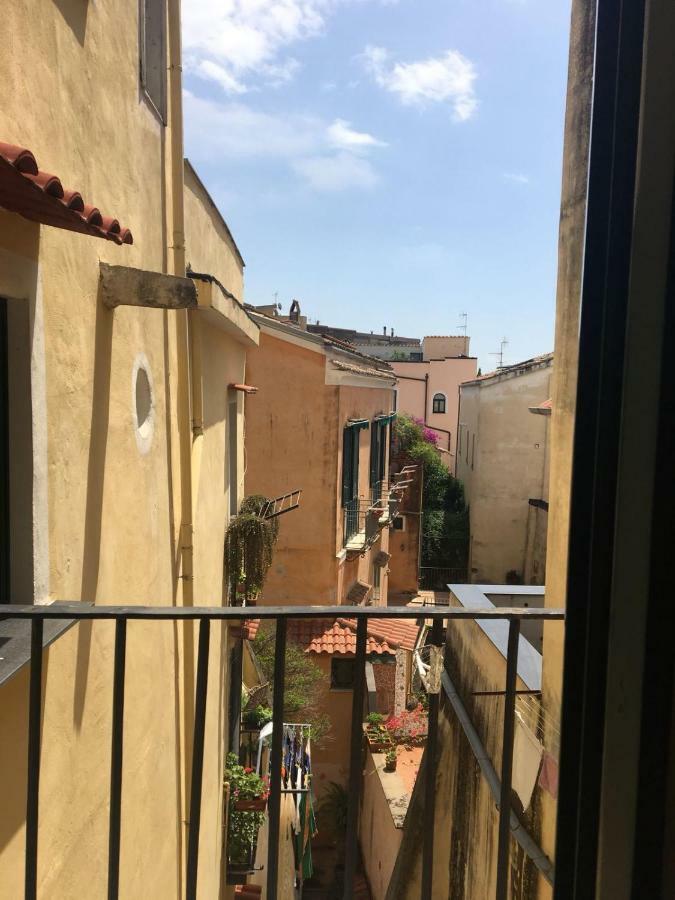 Casa Flo Con Terrazza E Ascensore Salerno Exterior photo